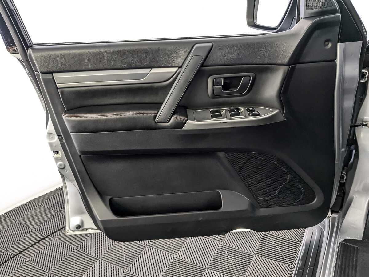 Купить Mitsubishi Pajero, 2011, 201 981 км, фото №15
