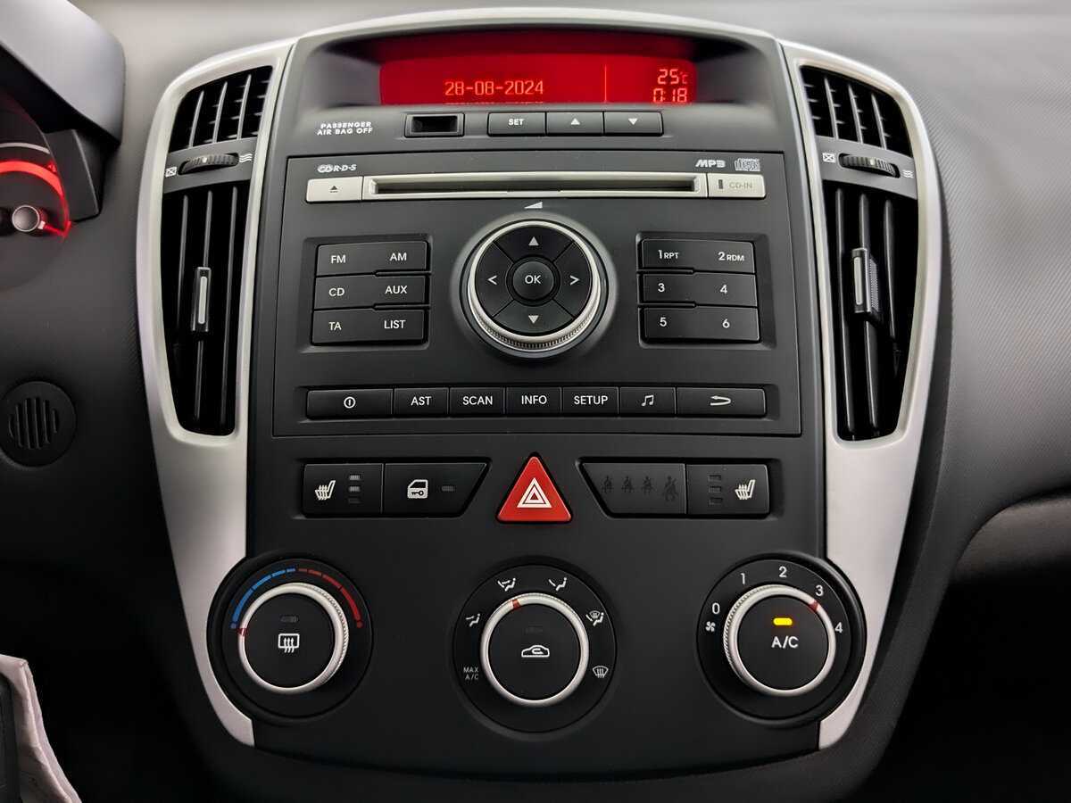 Купить Kia Ceed, 2010, 83 431 км, фото №13