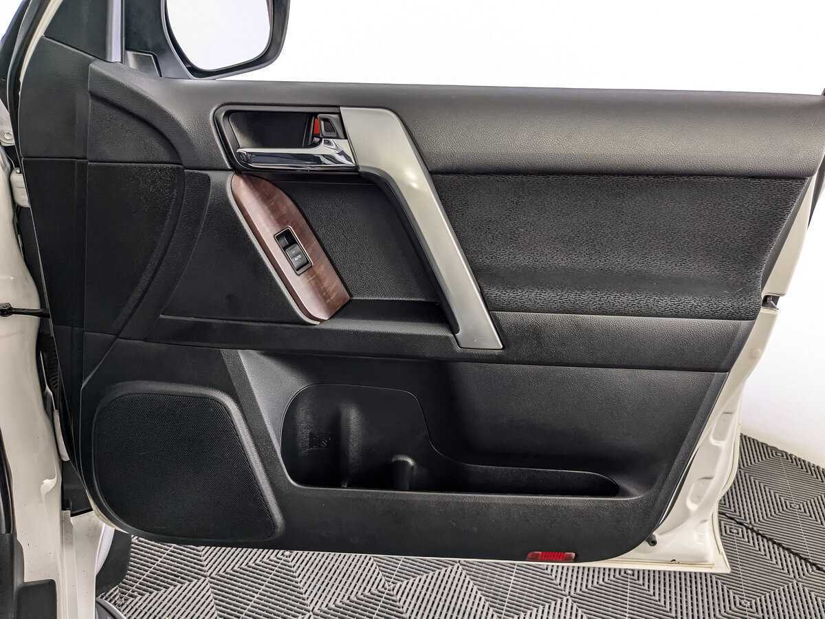 Купить Toyota Land Cruiser Prado, 2016, 122 557 км, фото №21