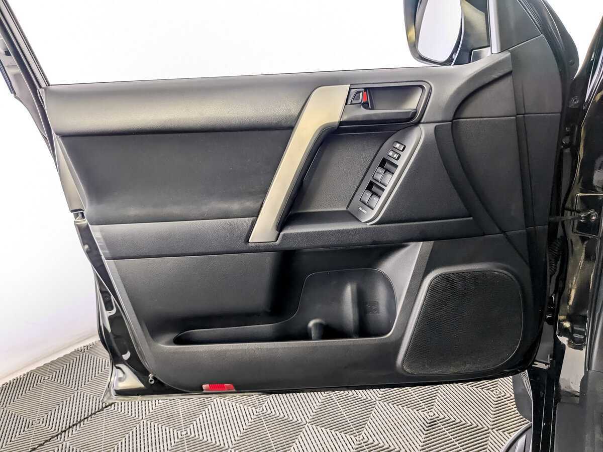 Купить Toyota Land Cruiser Prado, 2017, 47 829 км, фото №13