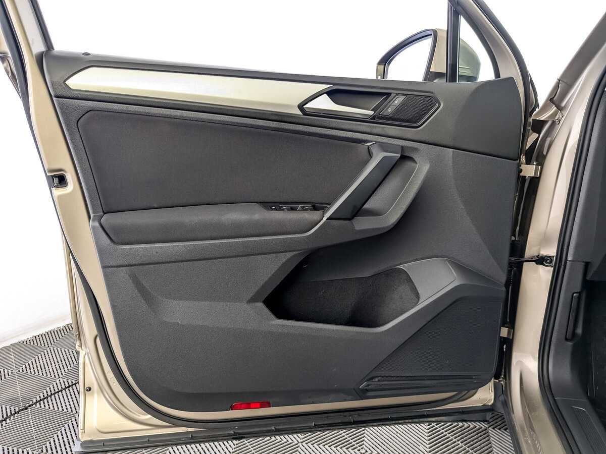 Купить Volkswagen Tiguan, 2019, 107 296 км, фото №15