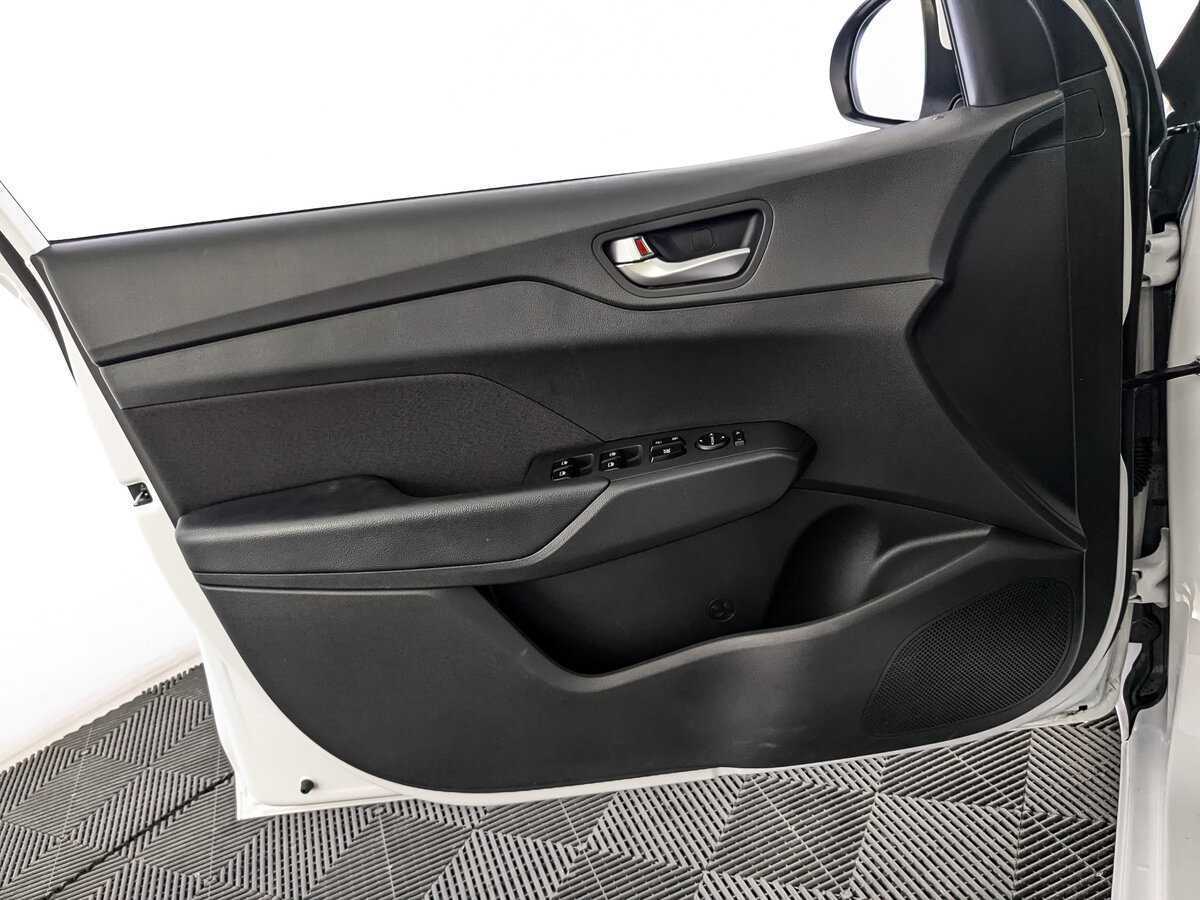 Купить Hyundai Solaris, 2022, 48 210 км, фото №15