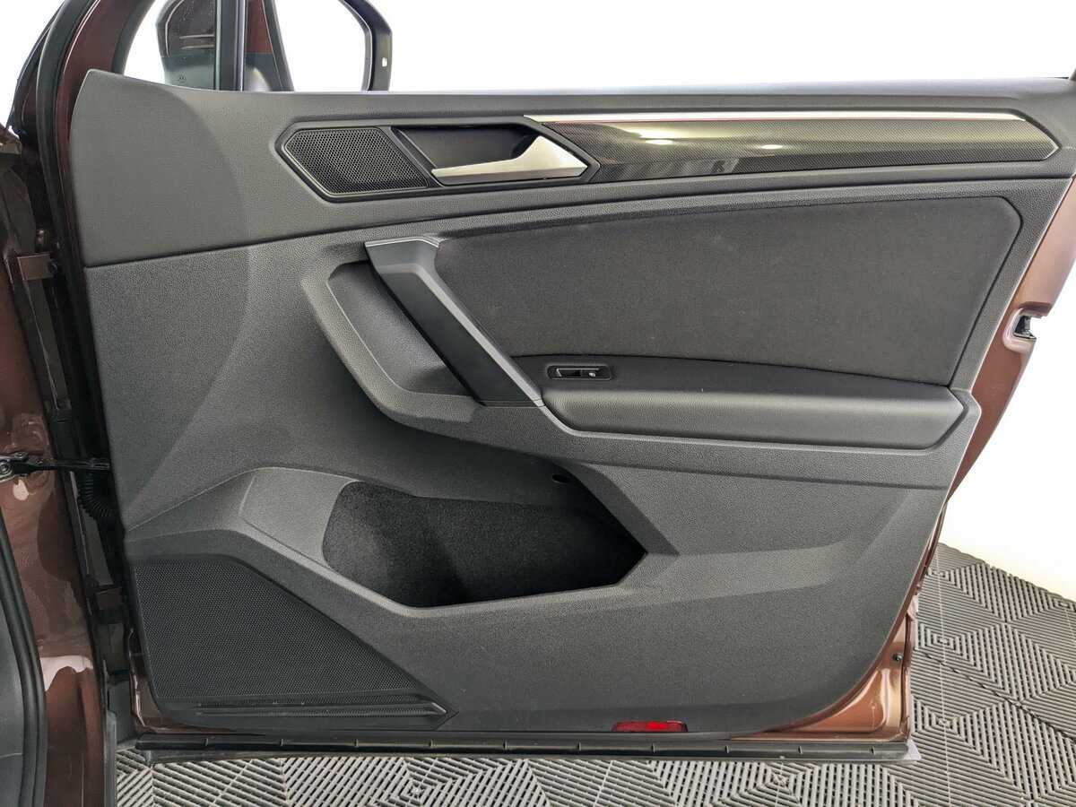 Купить Volkswagen Tiguan, 2021, 56 856 км, фото №17