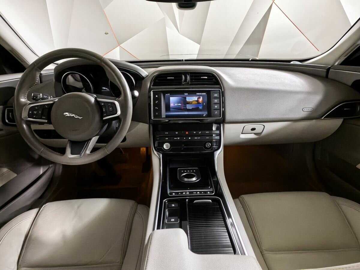 Купить Jaguar XE, 2017, 122 134 км, фото №10