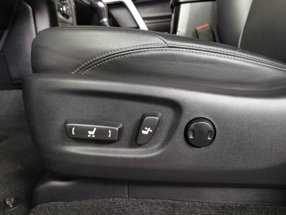 Купить Toyota Land Cruiser Prado, 2020, 102 490 км, фото №18