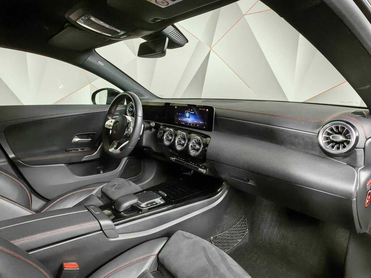 Купить Mercedes-Benz CLA 200, 2019, 38 607 км, фото №9