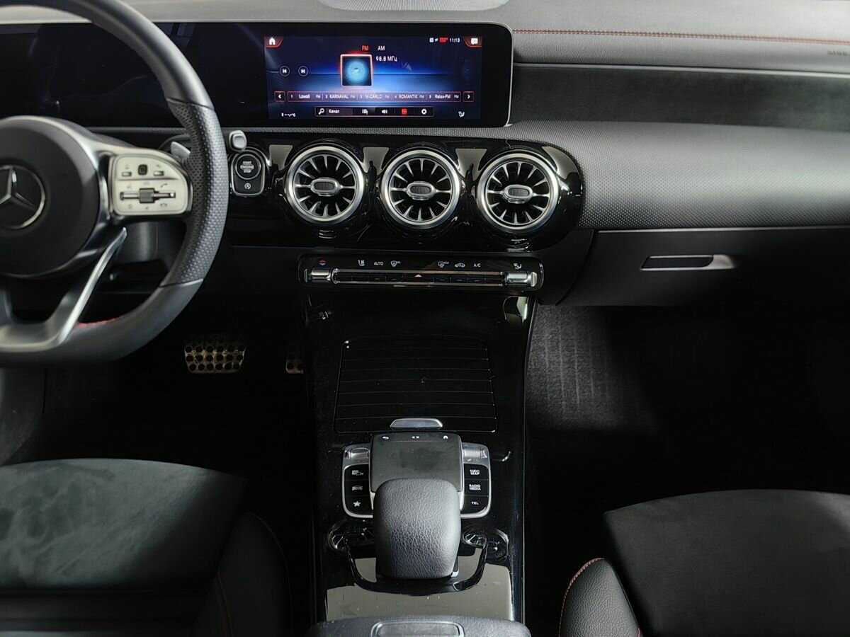 Купить Mercedes-Benz CLA 200, 2019, 38 607 км, фото №11