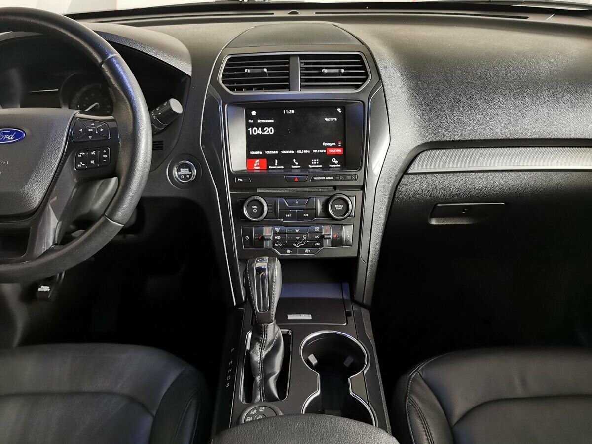 Купить Ford Explorer, 2018, 72 329 км, фото №11