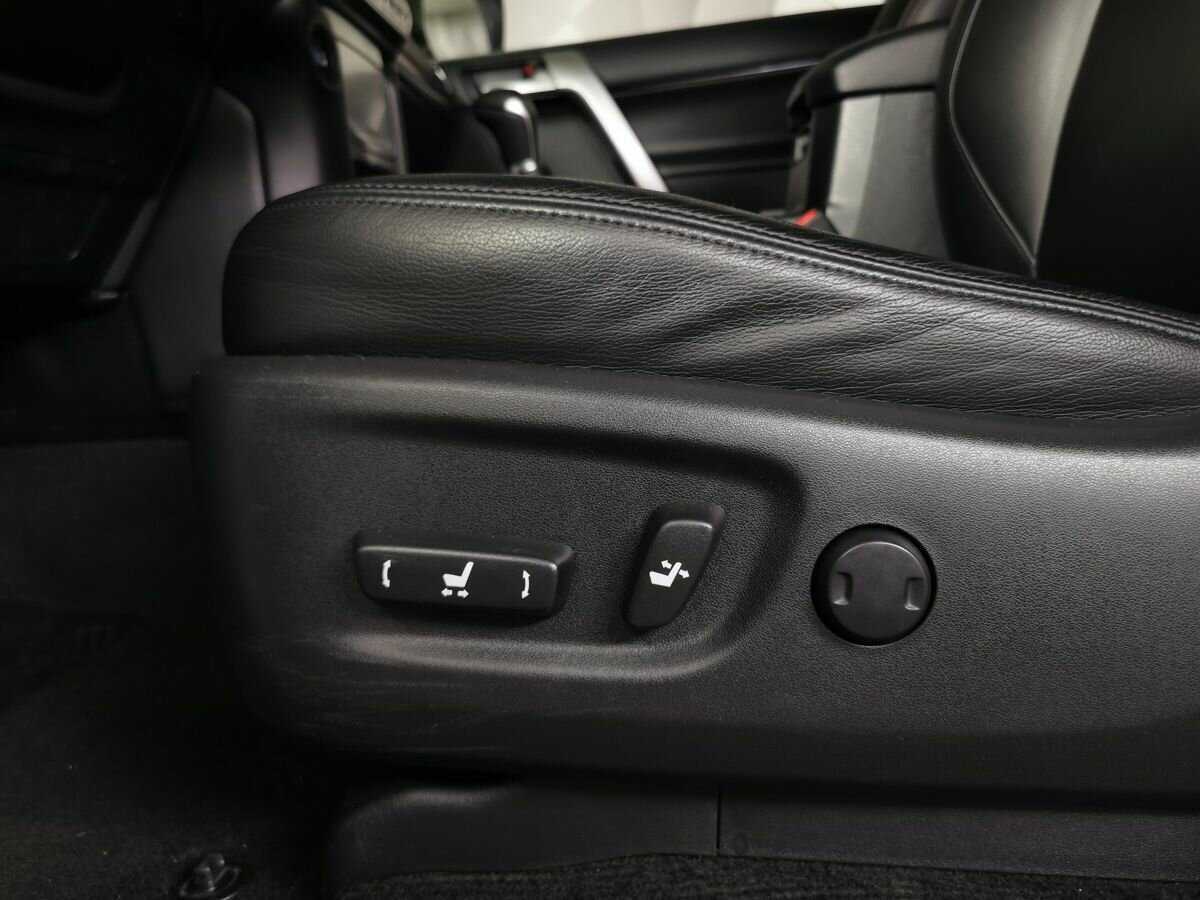 Купить Toyota Land Cruiser Prado, 2020, 57 122 км, фото №17