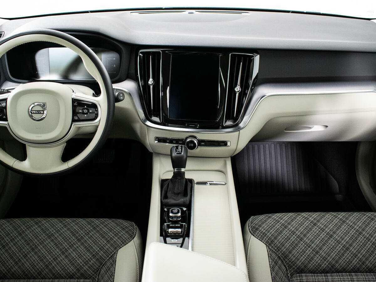 Купить Volvo V60 Cross Country, 2019, 40 533 км, фото №11