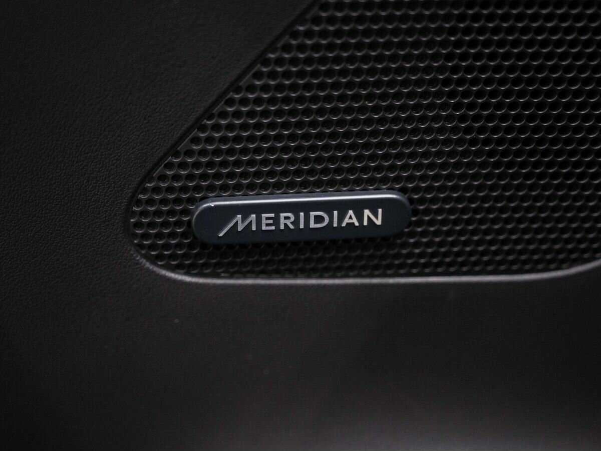 Купить Jaguar F-Pace, 2017, 122 121 км, фото №16