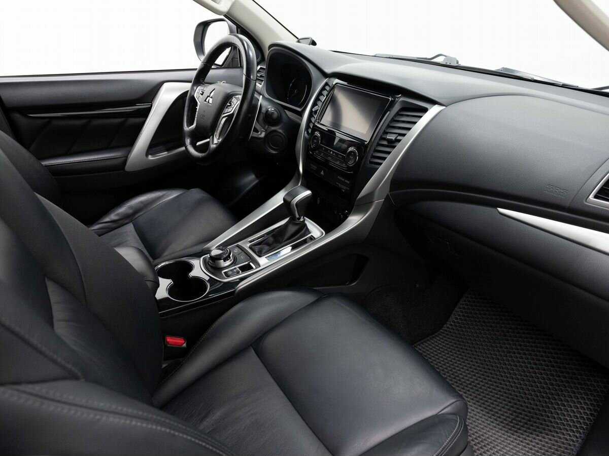 Купить Mitsubishi Pajero Sport, 2017, 105 000 км, фото №11