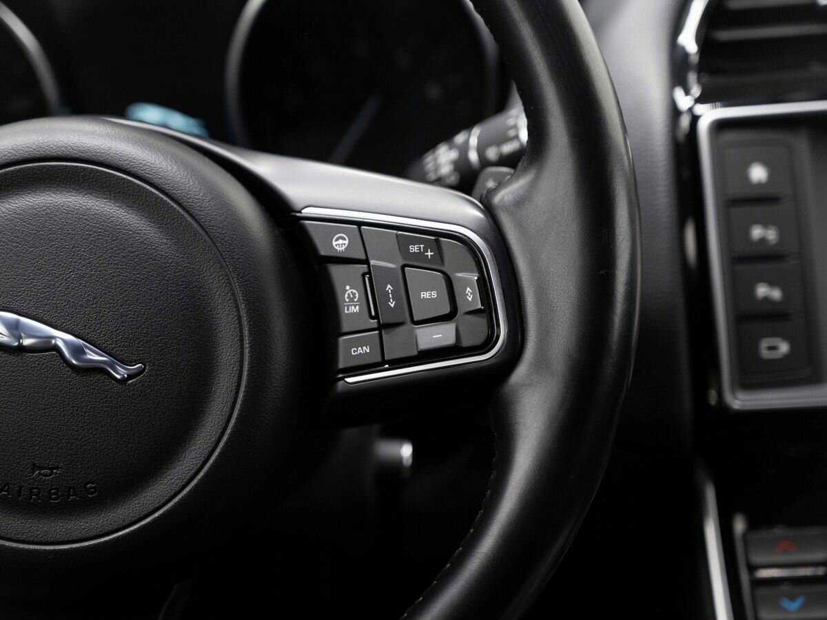 Купить Jaguar XE, 2016, 291 920 км, фото №16