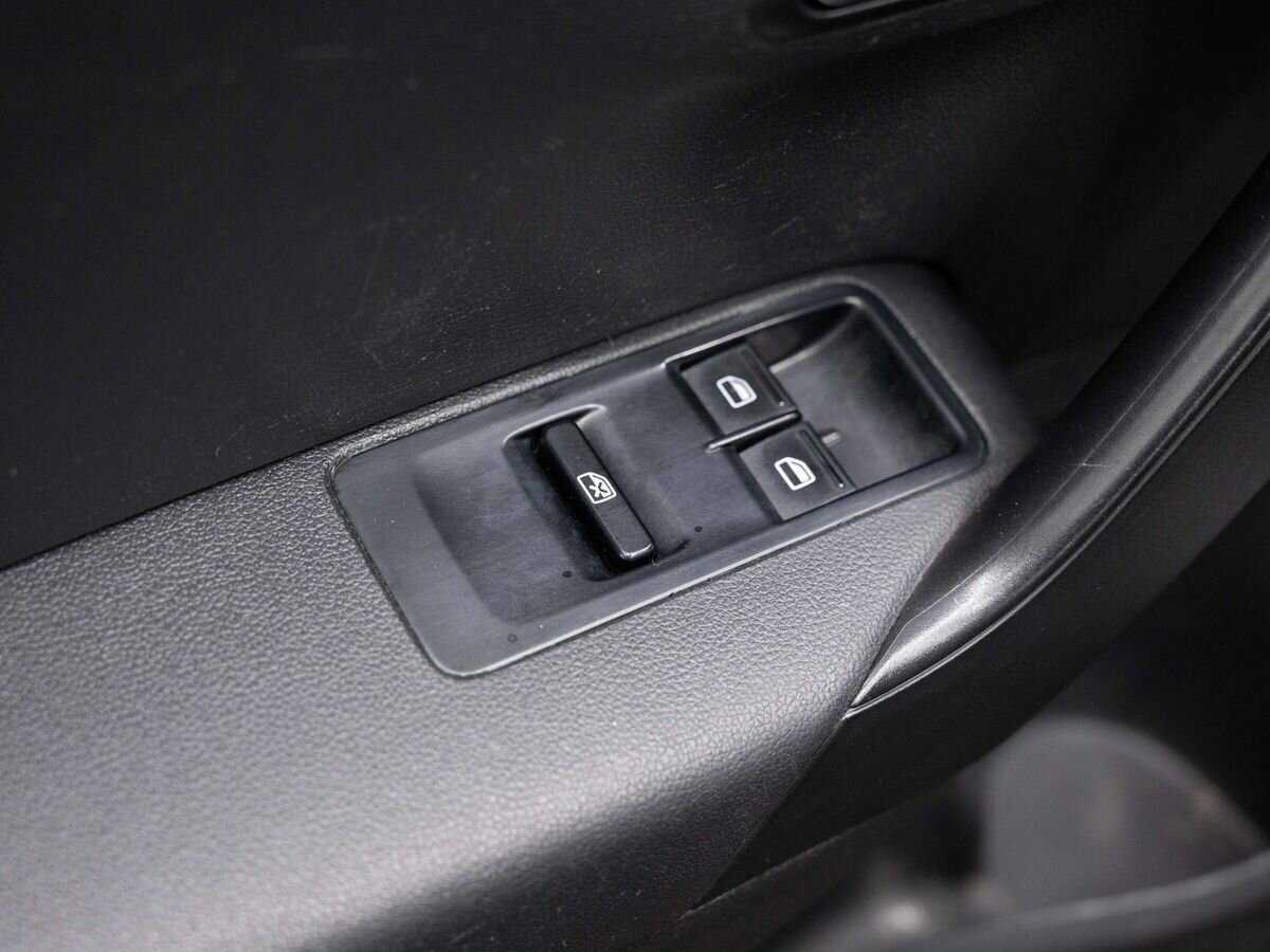 Купить Volkswagen Polo, 2011, 330 560 км, фото №15