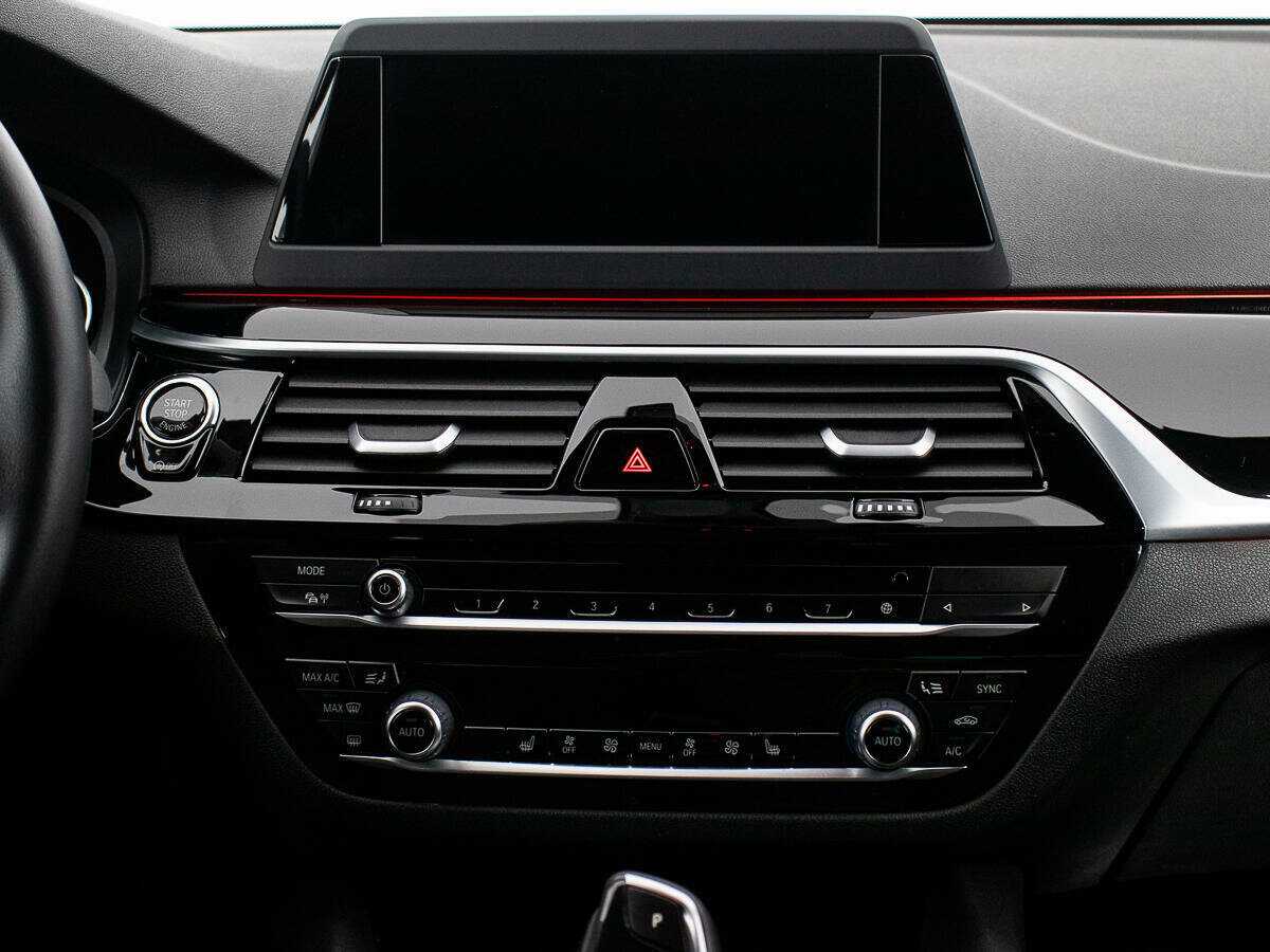 Купить BMW 5 серии 520d xDrive, 2017, 79 900 км, фото №16