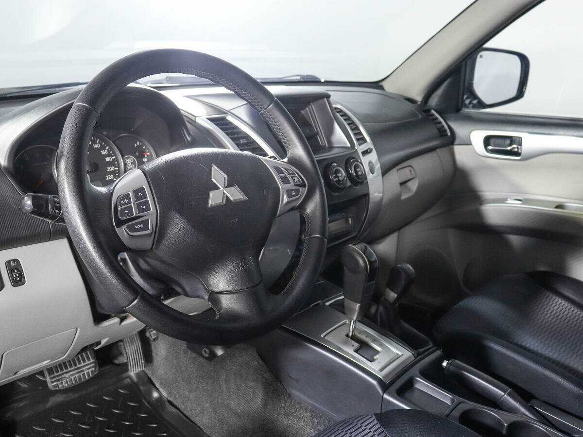 Купить Mitsubishi Pajero Sport, 2010, 303 374 км, фото №13