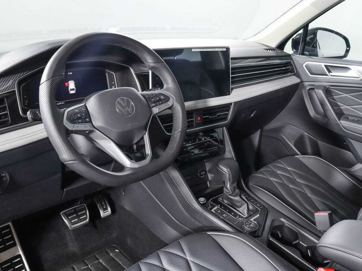 Купить Volkswagen Tiguan L, 2023, 89 км, фото №13