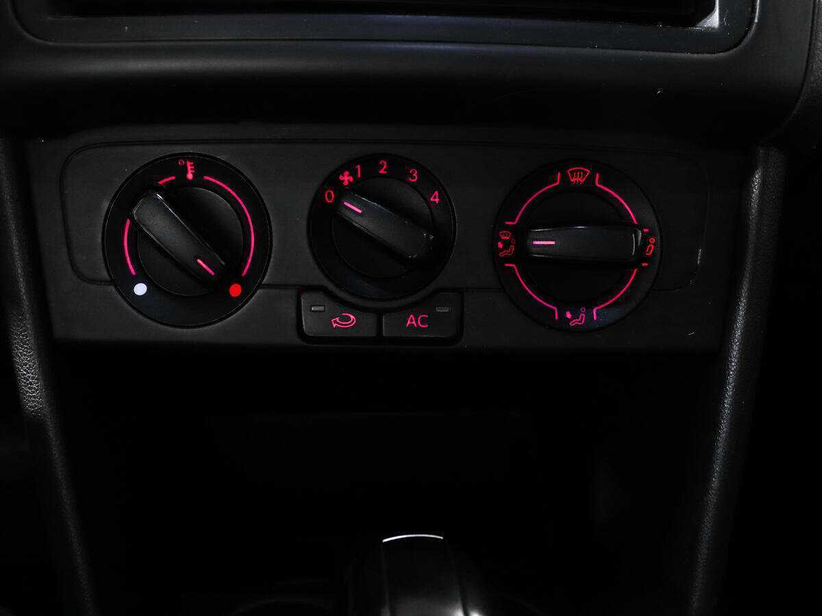 Купить Volkswagen Polo, 2011, 203 287 км, фото №16