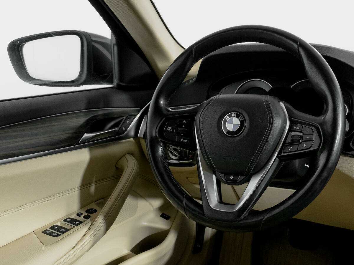 Купить BMW 5 серии 530i xDrive, 2017, 110 000 км, фото №14
