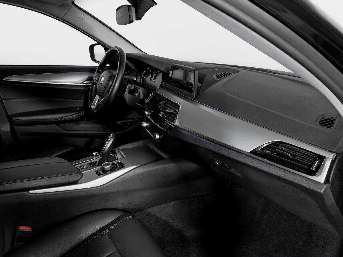 Купить BMW 5 серии 520d xDrive, 2018, 123 100 км, фото №9