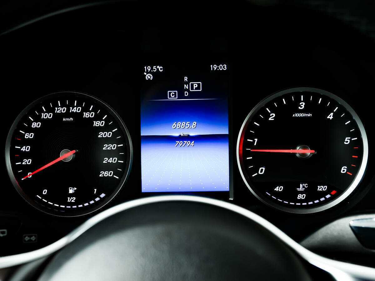 Купить Mercedes-Benz GLC 220 d, 2019, 79 673 км, фото №10