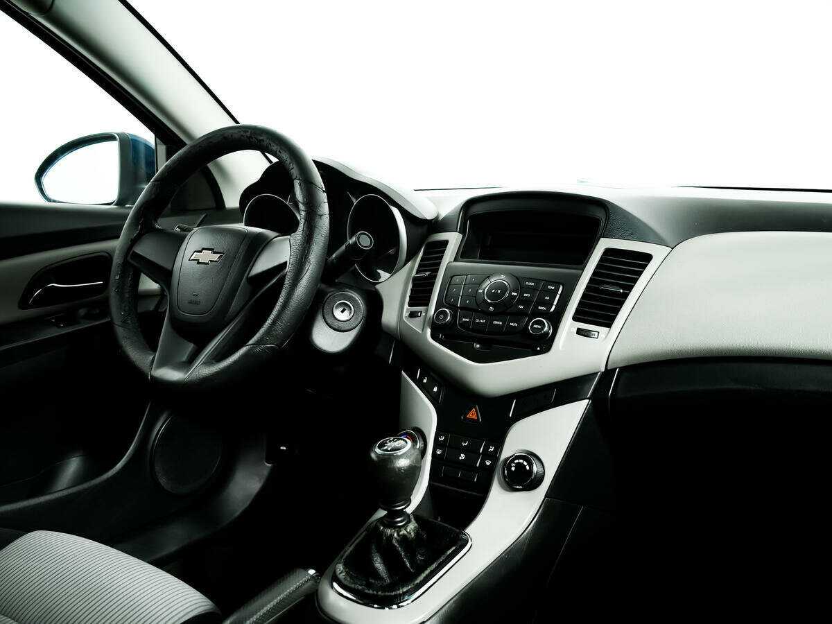 Купить Chevrolet Cruze, 2011, 115 259 км, фото №9