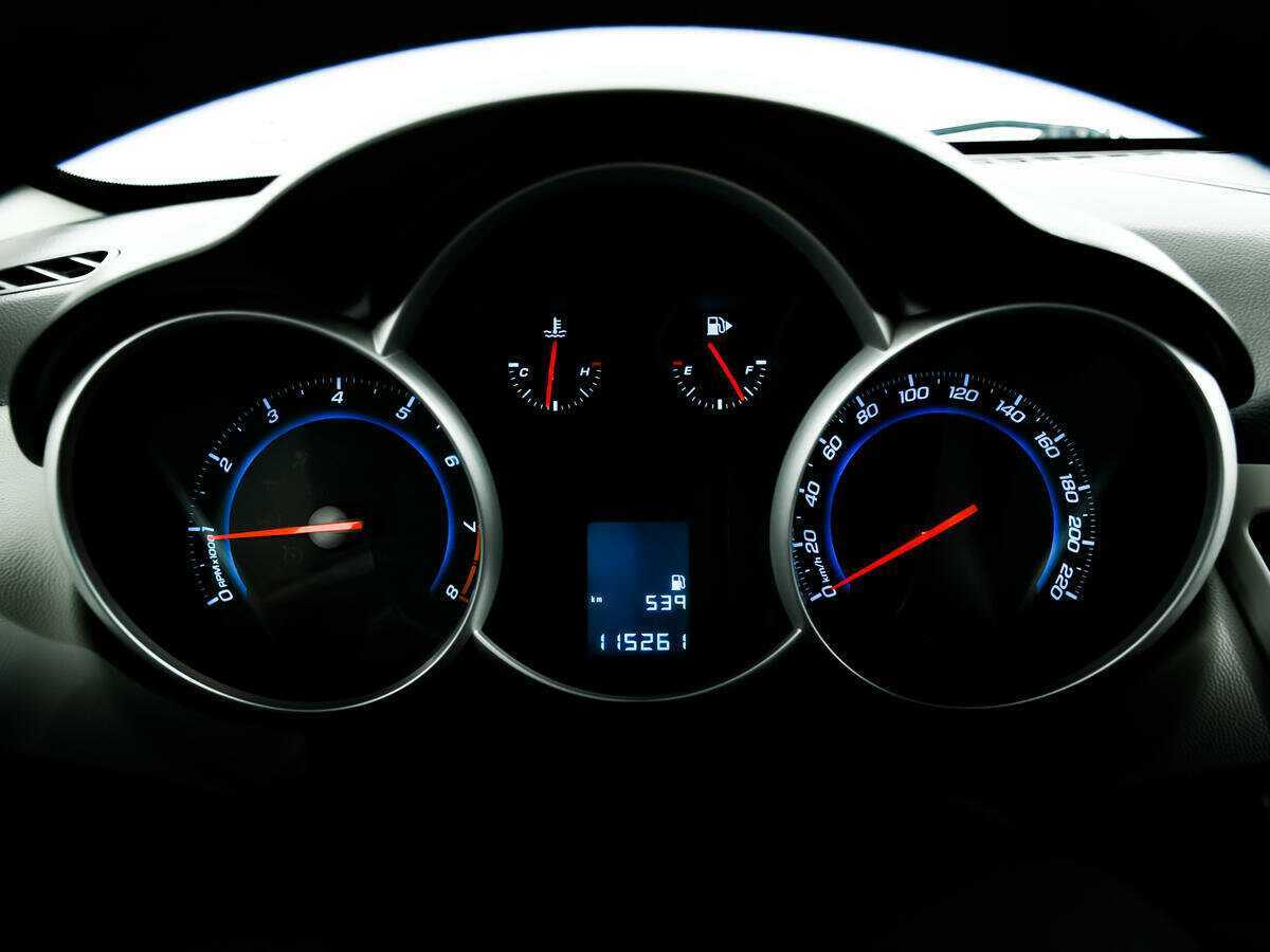 Купить Chevrolet Cruze, 2011, 115 259 км, фото №10