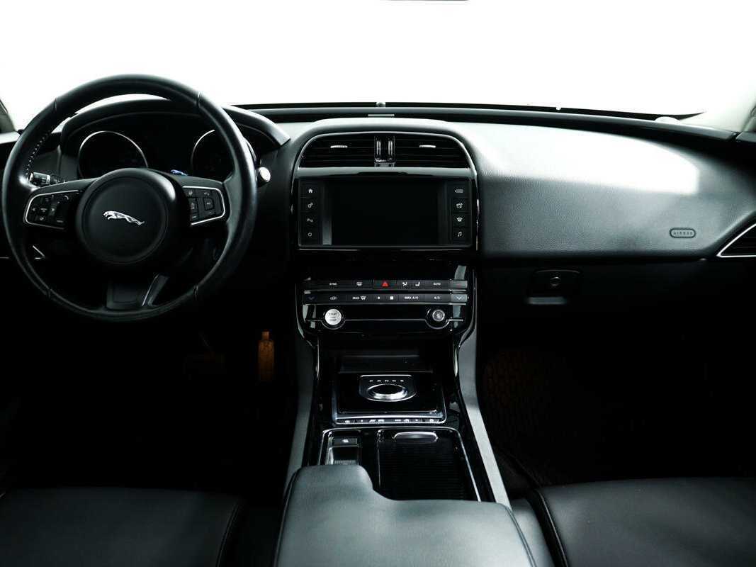 Купить Jaguar XE, 2018, 52 940 км, фото №11