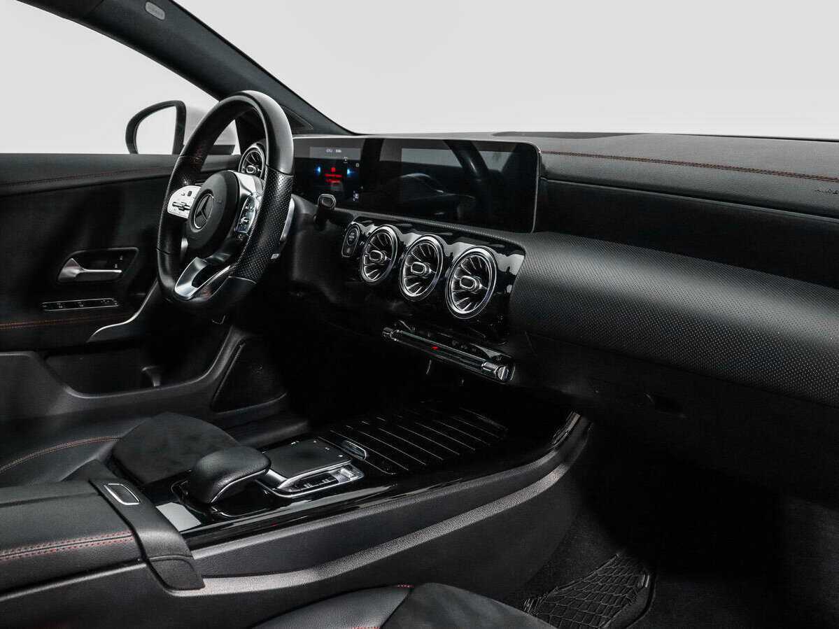 Купить Mercedes-Benz CLA 200, 2019, 80 484 км, фото №13