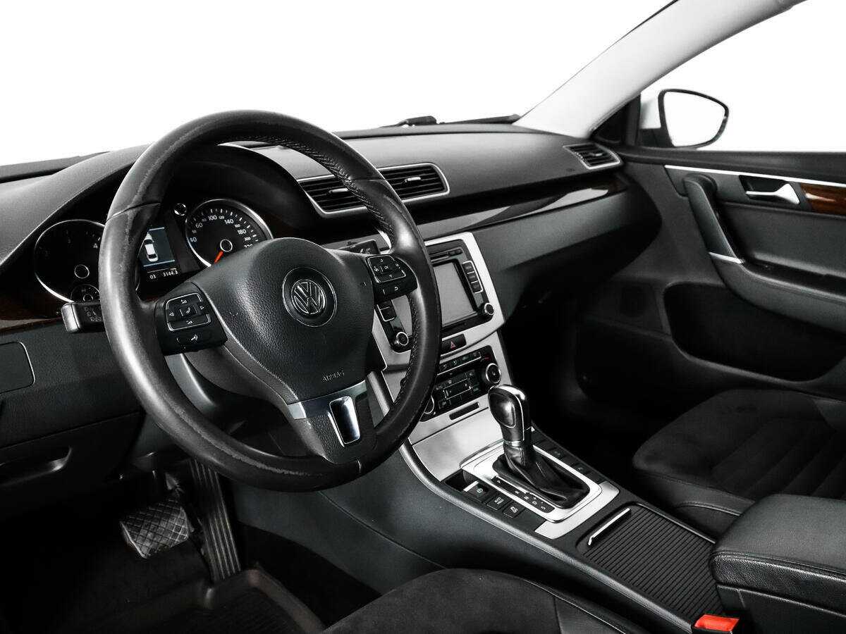 Купить Volkswagen Passat, 2011, 327 402 км, фото №9