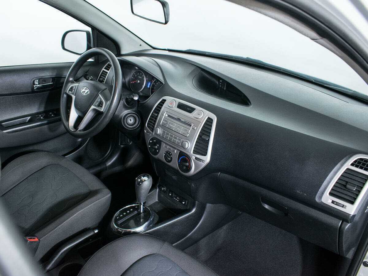 Купить Hyundai i20, 2010, 248 668 км, фото №9