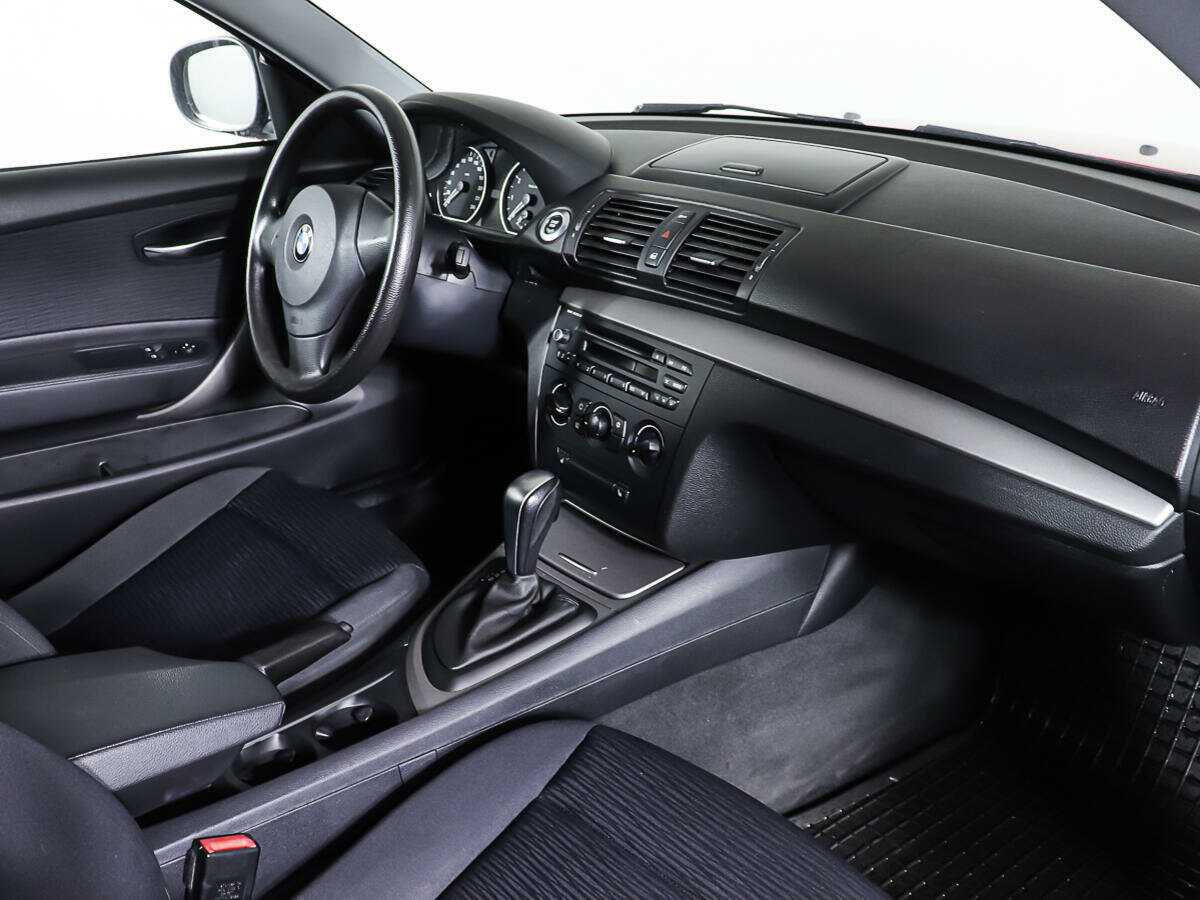 Купить BMW 1 серии 116i, 2011, 156 161 км, фото №11