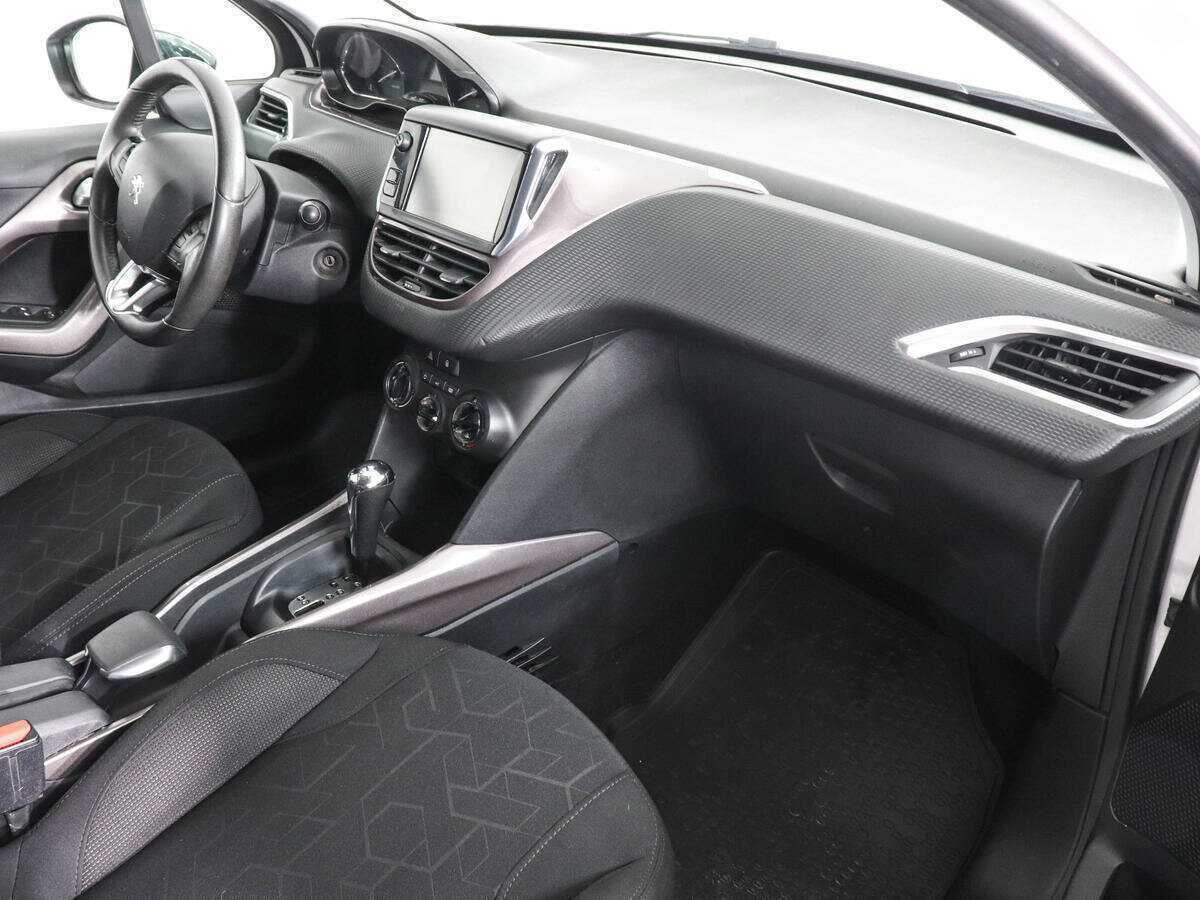 Купить Peugeot 2008, 2014, 135 701 км, фото №10