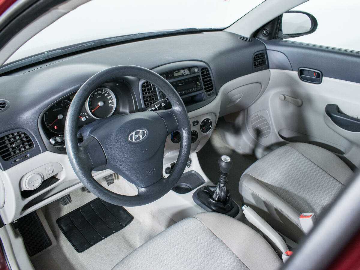 Купить Hyundai Verna, 2007, 49 425 км, фото №13