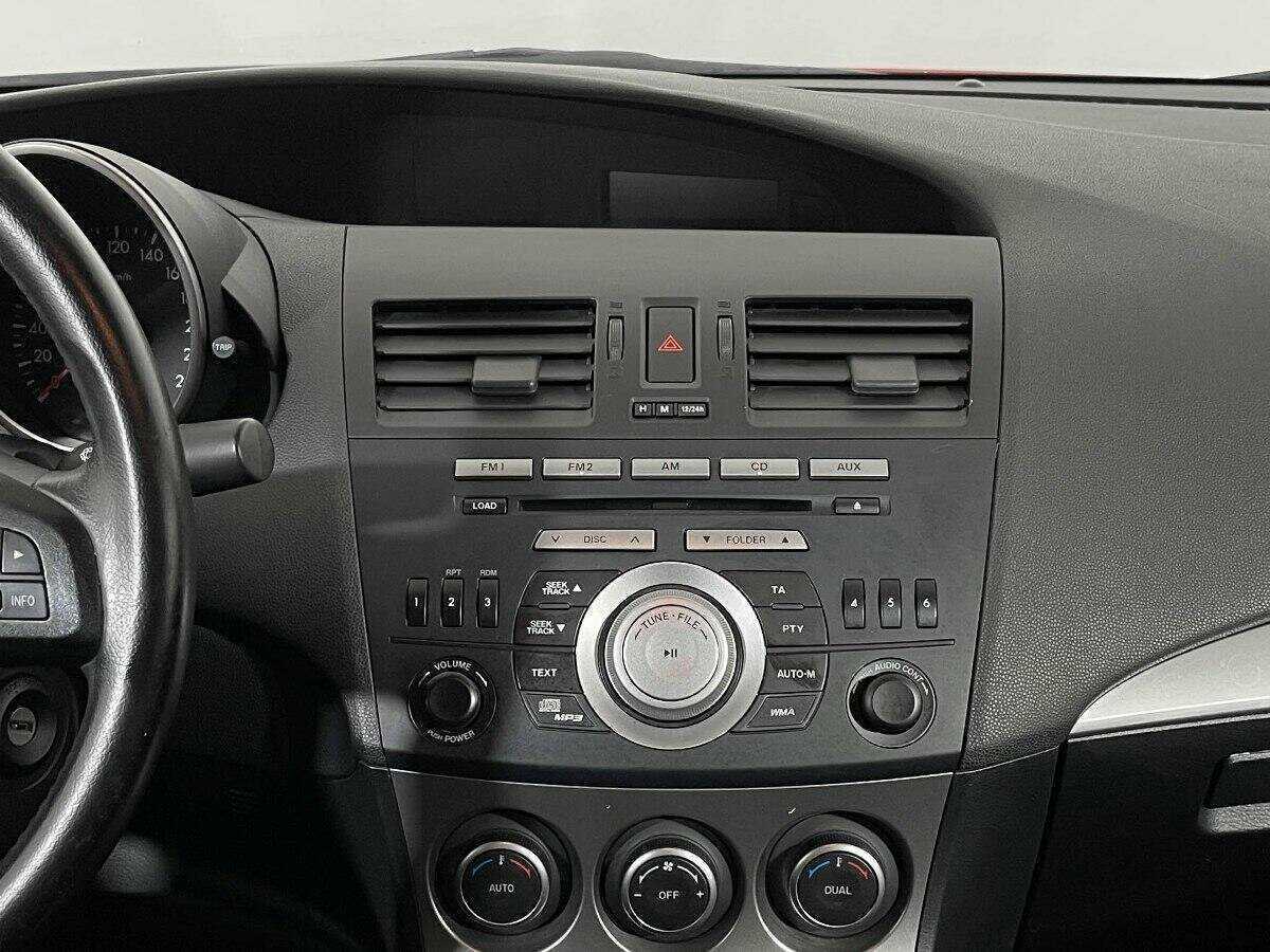 Купить Mazda 3, 2010, 111 984 км, фото №10