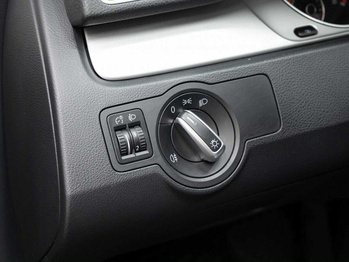 Купить Volkswagen Passat, 2011, 117 000 км, фото №21