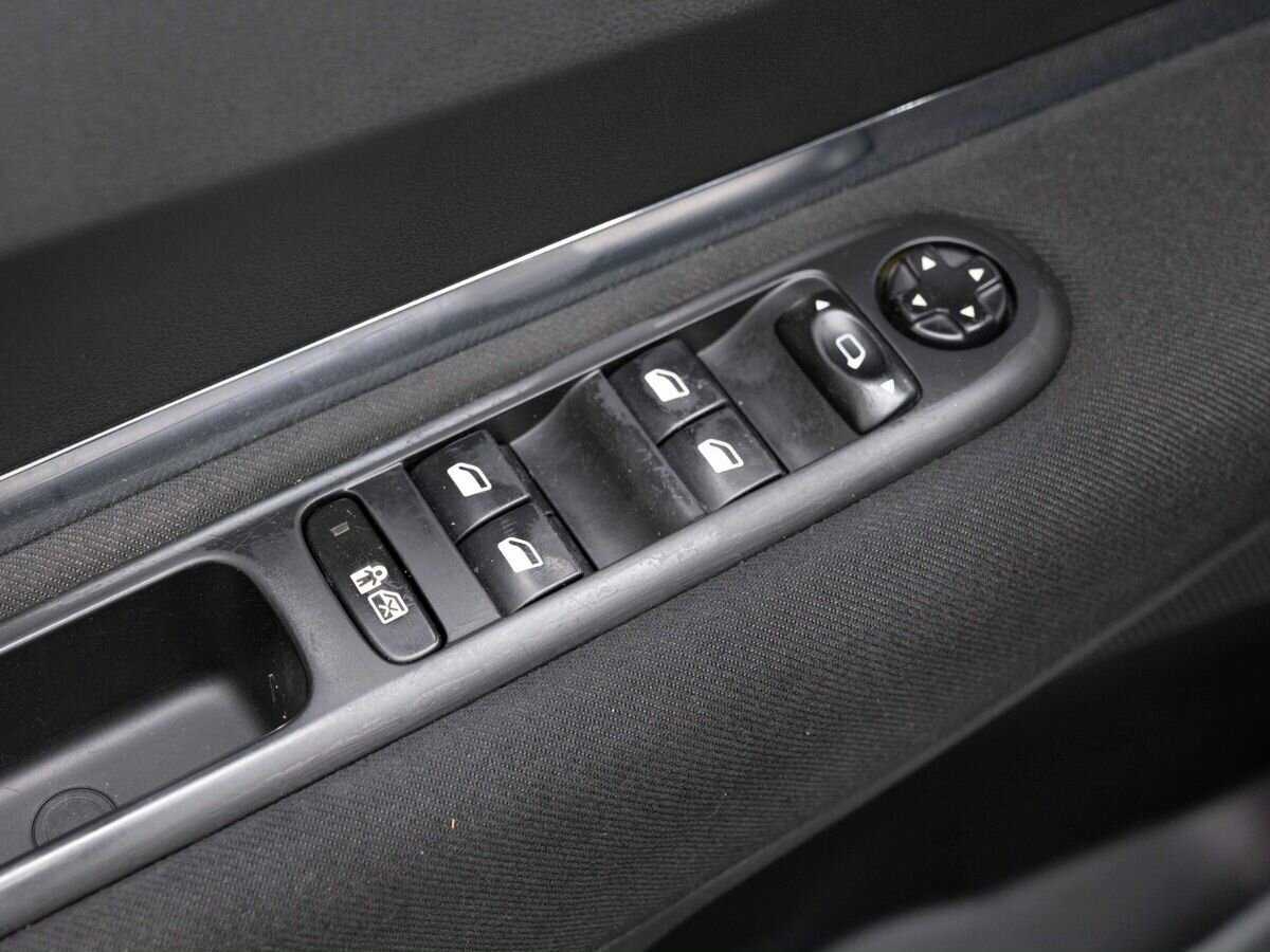 Купить Peugeot 3008, 2010, 215 244 км, фото №17