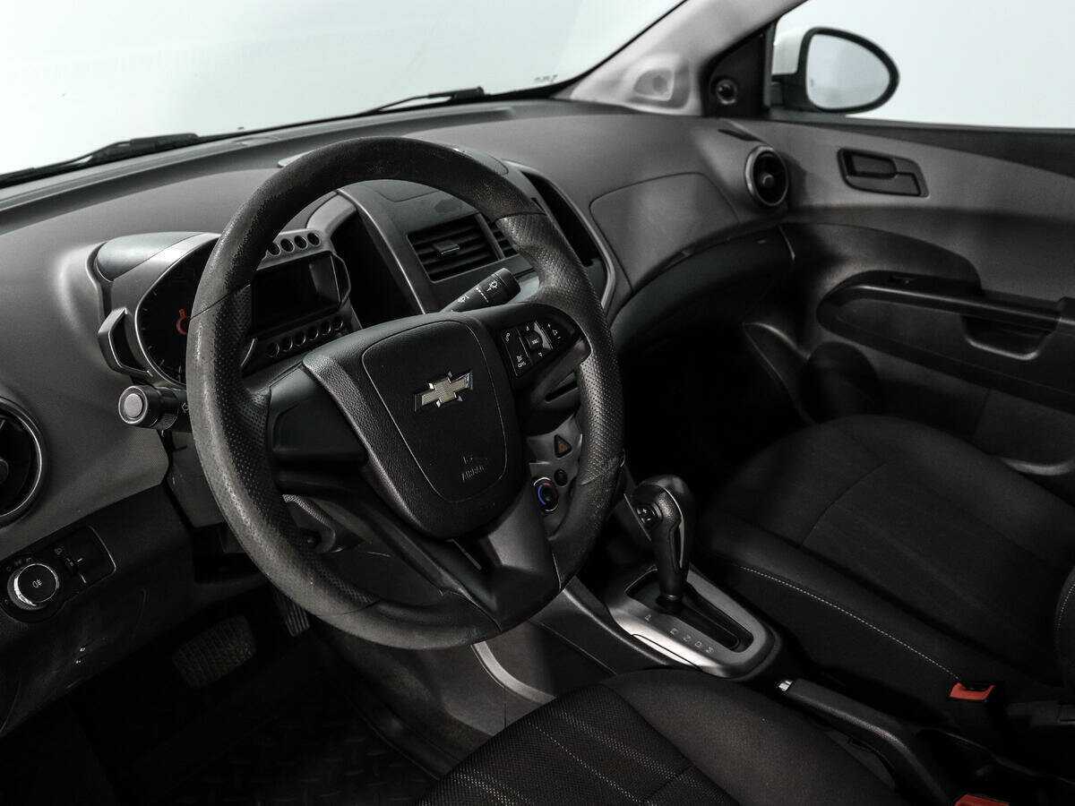 Купить Chevrolet Aveo, 2012, 145 155 км, фото №9