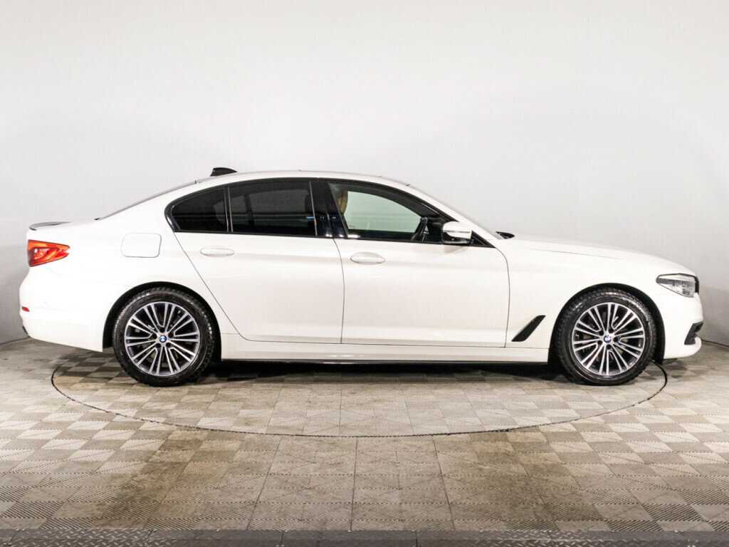Купить BMW 5 серии 540i, 2019, 116 287 км, фото №4