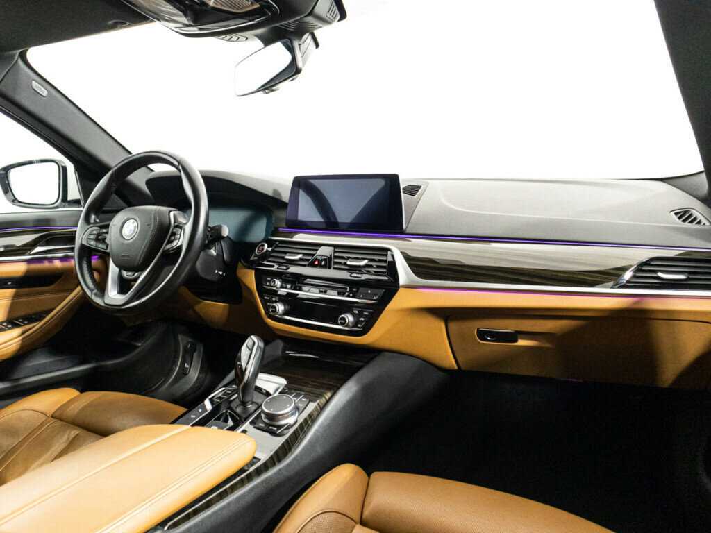 Купить BMW 5 серии 540i, 2019, 116 287 км, фото №9
