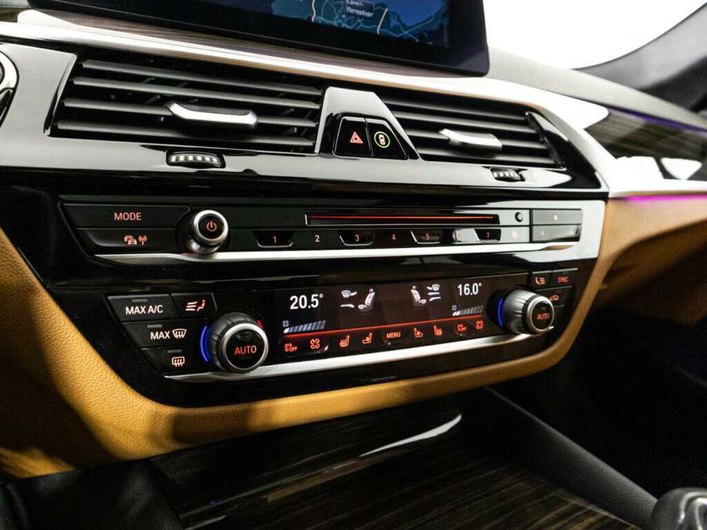 Купить BMW 5 серии 540i, 2019, 116 287 км, фото №18