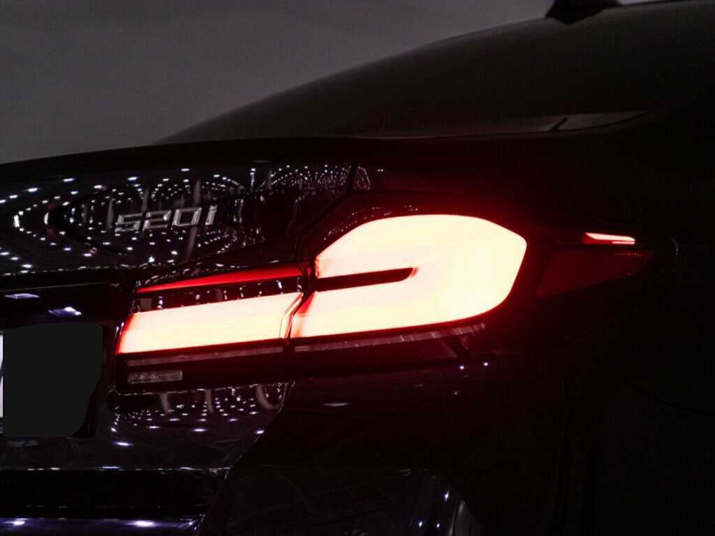 Купить BMW 5 серии 520i, 2023, 11 939 км, фото №32