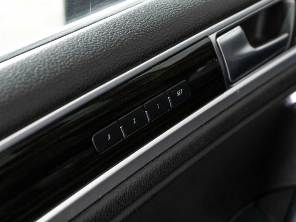 Купить Volkswagen Touareg, 2016, 146 960 км, фото №20