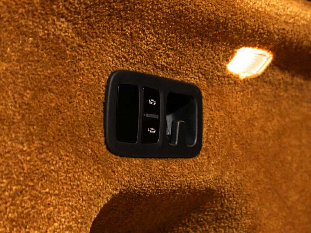 Купить Bentley Bentayga, 2019, 55 260 км, фото №16