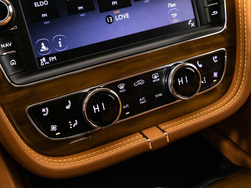 Купить Bentley Bentayga, 2019, 55 260 км, фото №19