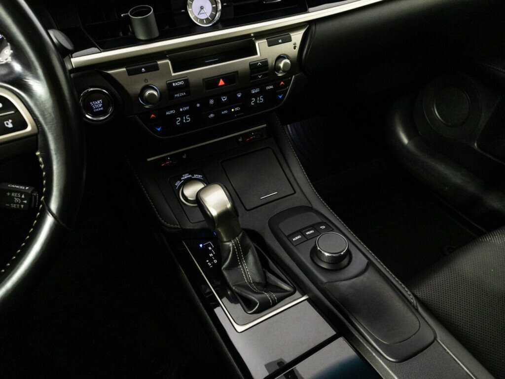 Купить Lexus ES 250, 2017, 160 471 км, фото №19