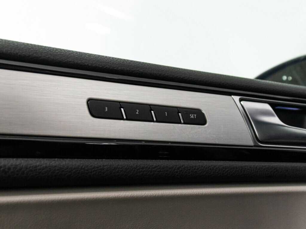 Купить Volkswagen Touareg, 2017, 121 810 км, фото №24