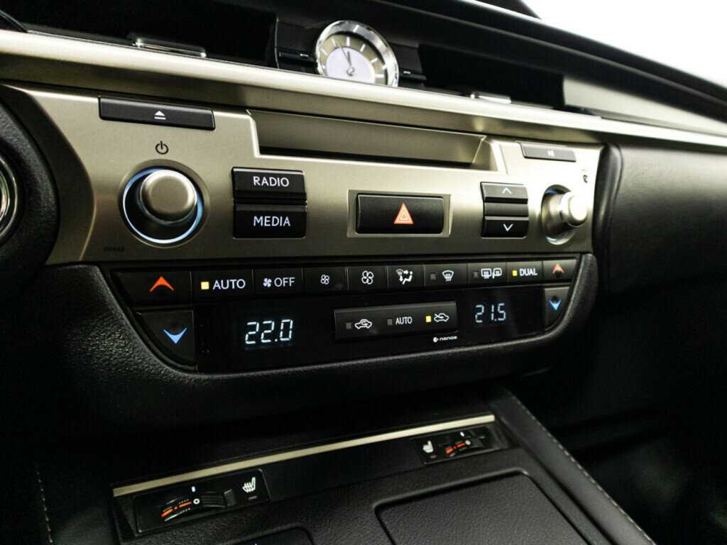 Купить Lexus ES 250, 2017, 166 743 км, фото №18