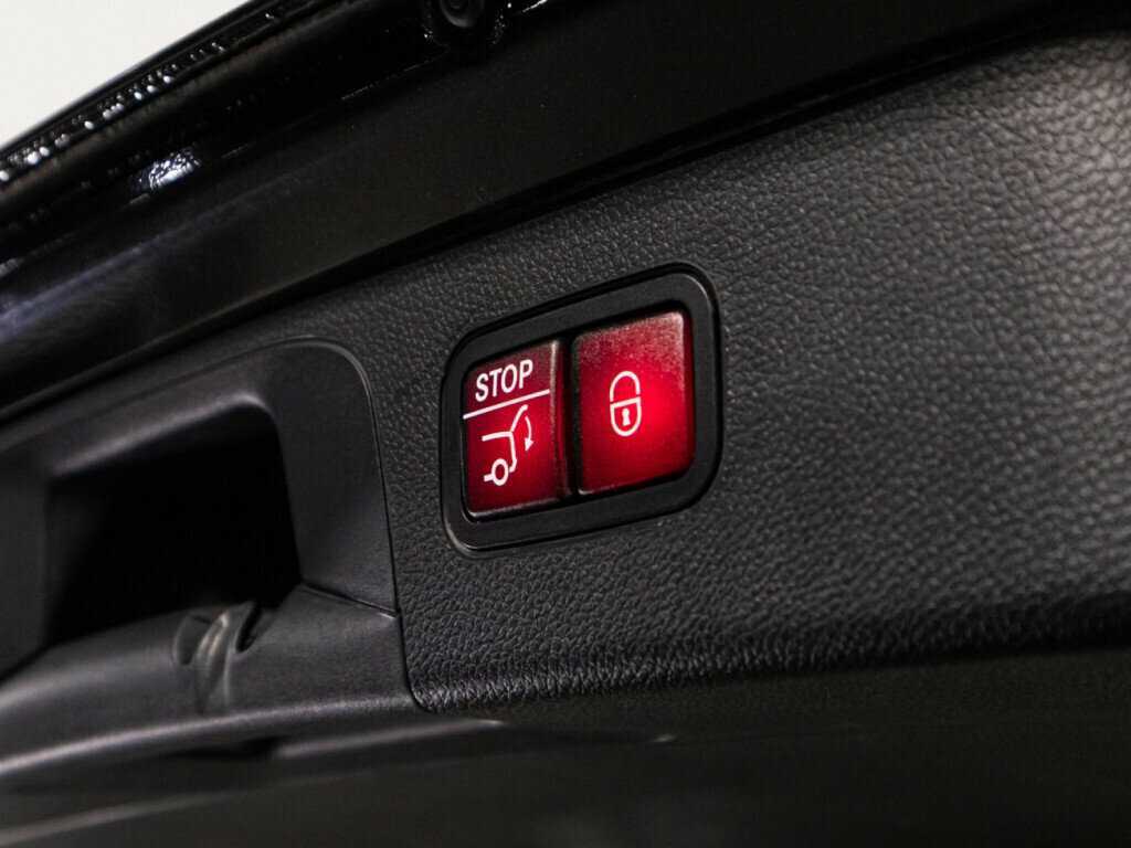 Купить Mercedes-Benz GLC 300 d, 2019, 98 333 км, фото №17