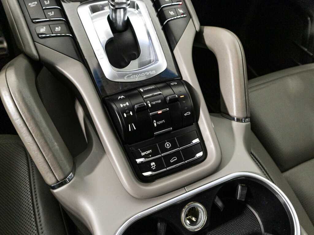 Купить Porsche Cayenne Turbo, 2010, 154 106 км, фото №18
